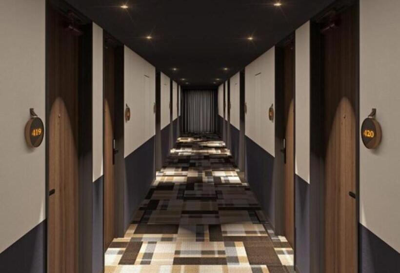 Отель The Lively Fukuoka Hakata