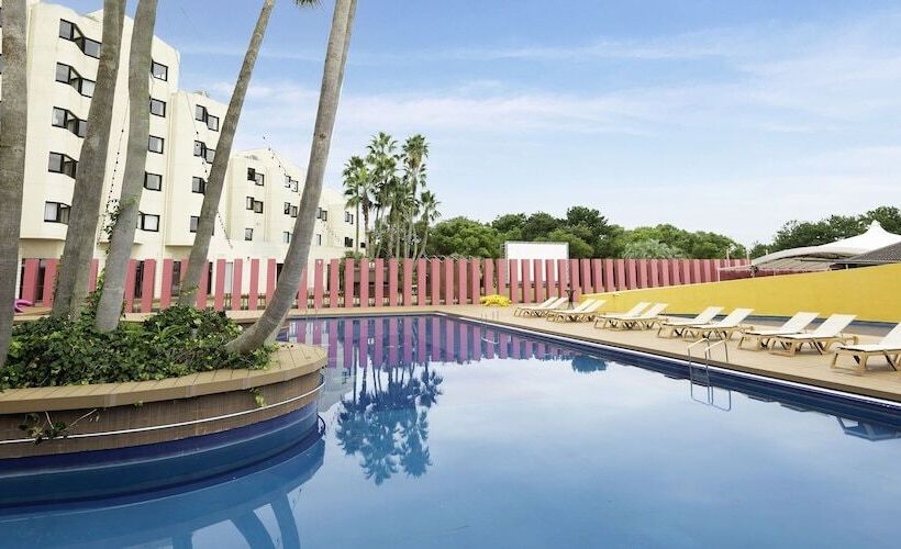 호텔 The Luigans Spa And Resort