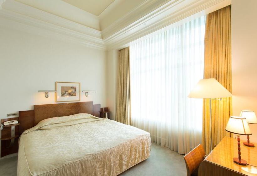 ホテル The Manhattan