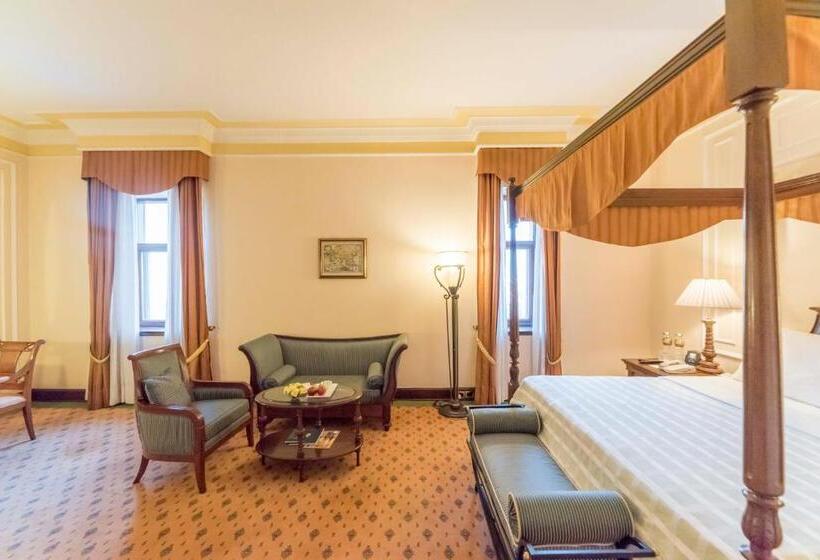 هتل The Oberoi Grand Kolkata