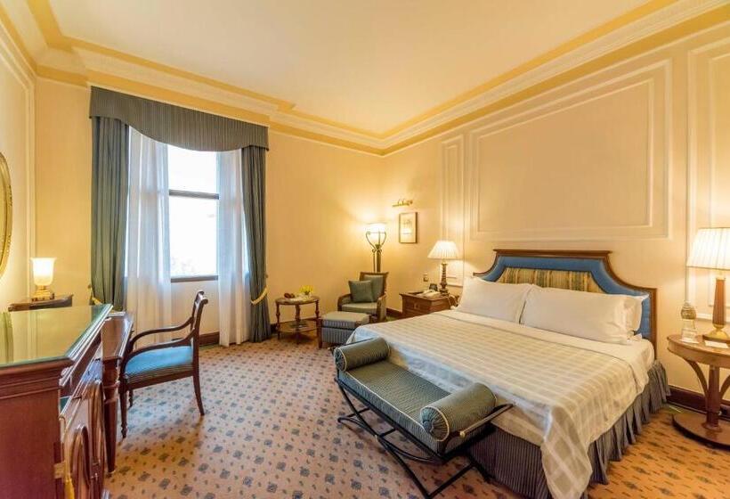 هتل The Oberoi Grand Kolkata