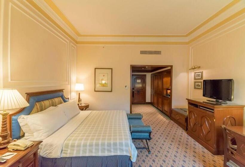 هتل The Oberoi Grand Kolkata