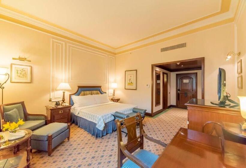 هتل The Oberoi Grand Kolkata