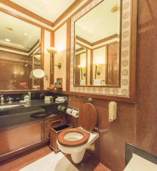 هتل The Oberoi Grand Kolkata