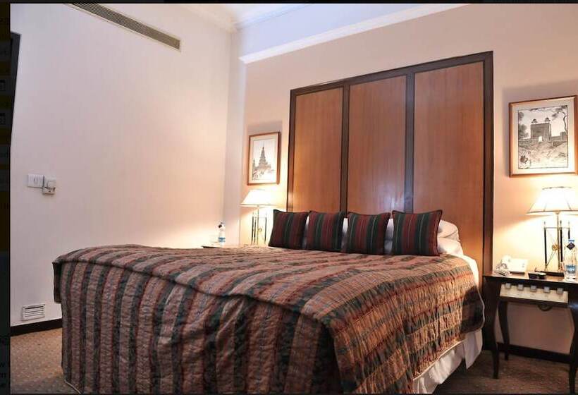 هتل The Park Kolkata