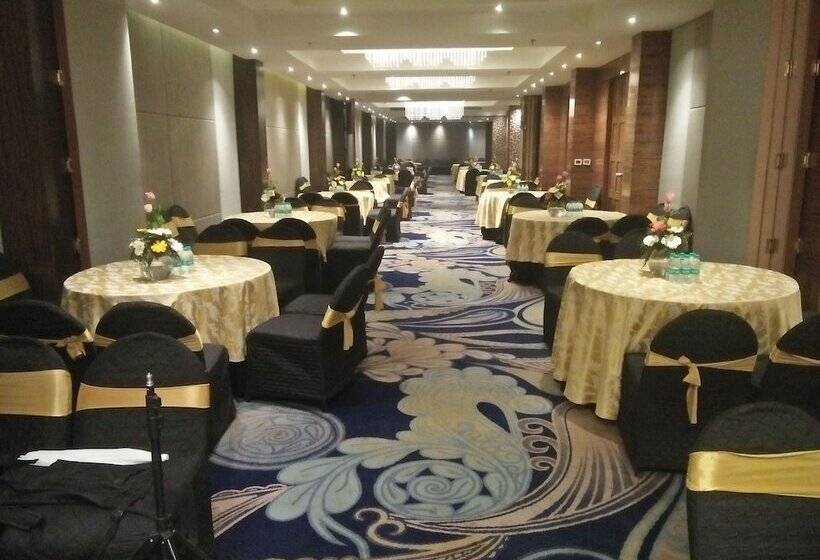 酒店 The Piccadily  Chandigarh