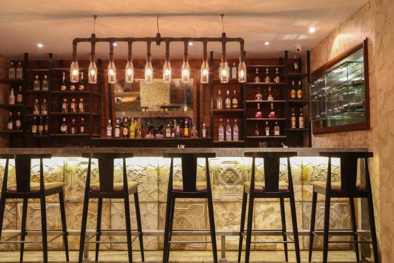 The Shalimar Hotel, Kemps Corner