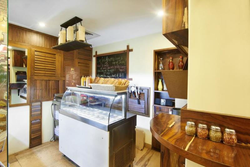 The Shalimar Hotel, Kemps Corner