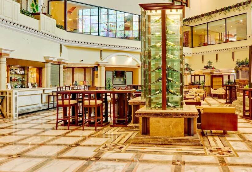 Отель The Suryaa  New Delhi