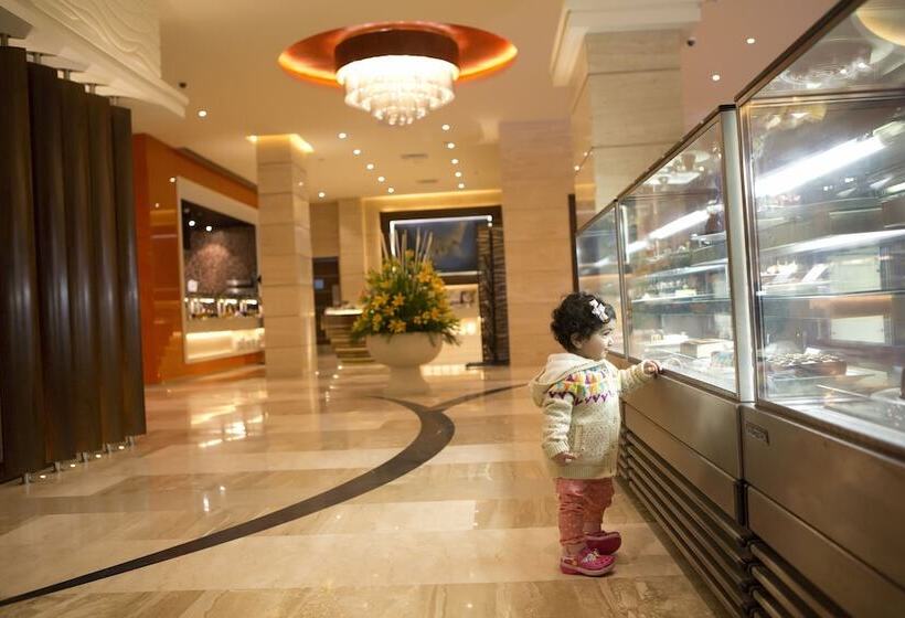 Отель The Suryaa  New Delhi