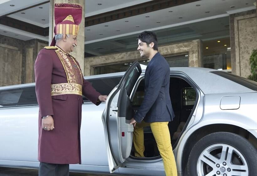 Отель The Suryaa  New Delhi