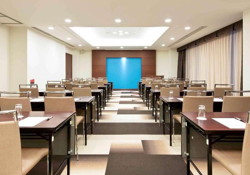 בית מלון כפרי Mercure Okinawa Naha