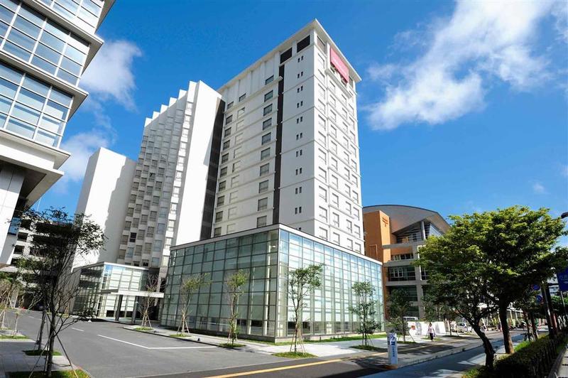 בית מלון כפרי Mercure Okinawa Naha