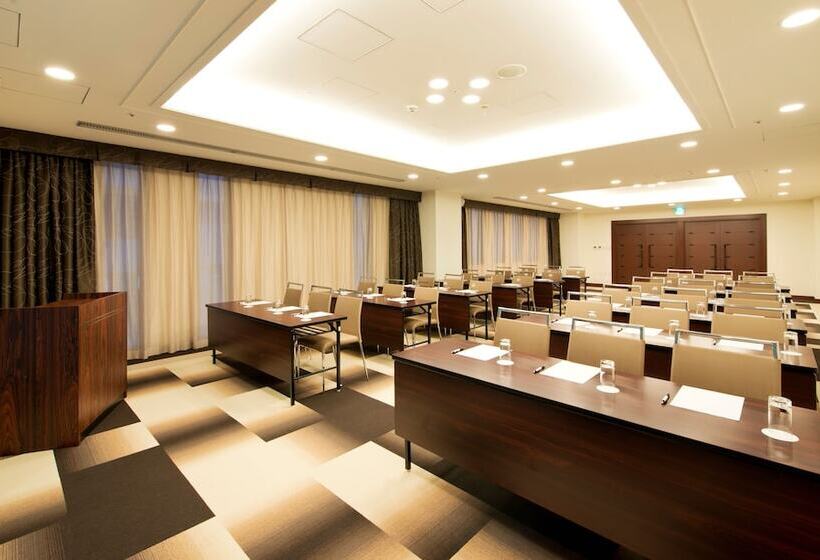 בית מלון כפרי Mercure Okinawa Naha