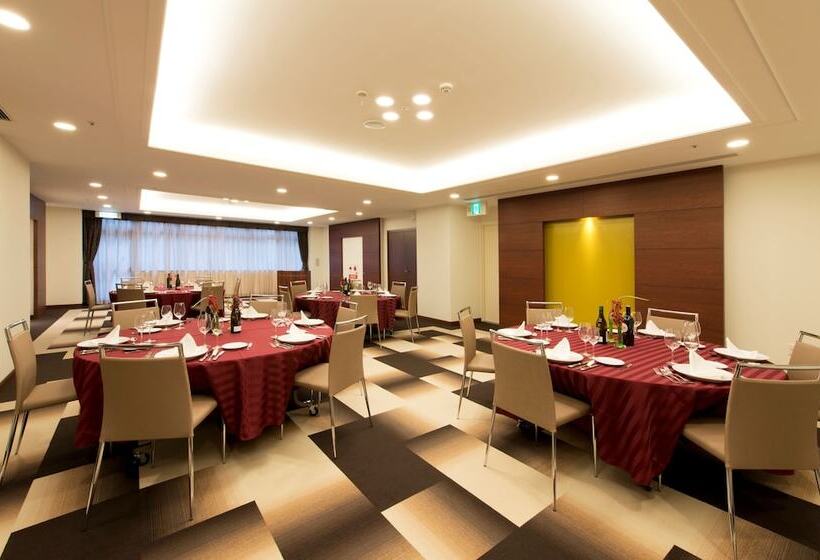 בית מלון כפרי Mercure Okinawa Naha