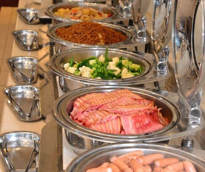 בית מלון כפרי Mercure Okinawa Naha