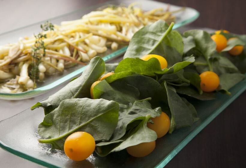 בית מלון כפרי Mercure Okinawa Naha