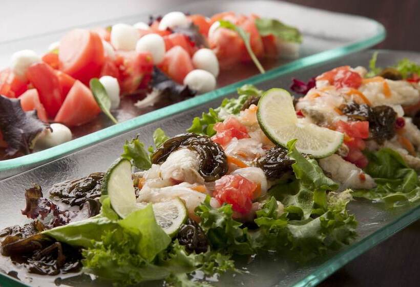 בית מלון כפרי Mercure Okinawa Naha