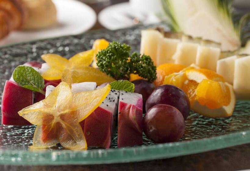 בית מלון כפרי Mercure Okinawa Naha