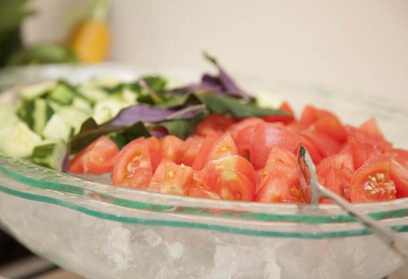 בית מלון כפרי Mercure Okinawa Naha