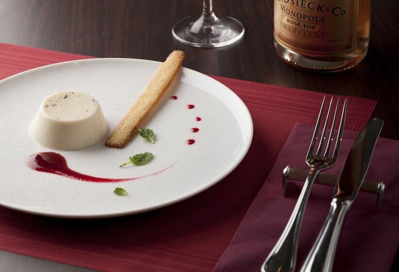 בית מלון כפרי Mercure Okinawa Naha