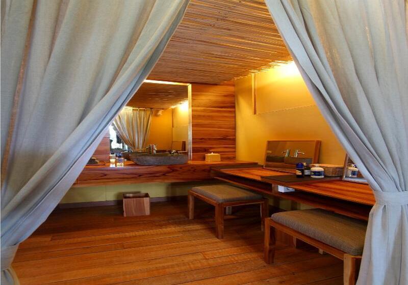 استراحتگاه Kupu Kupu Barong Villas And Tree Spa By L’occitane