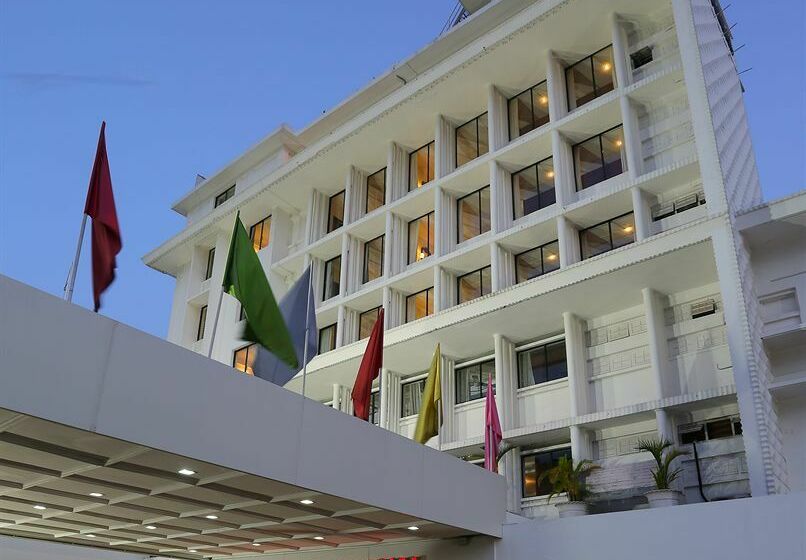 هتل The International