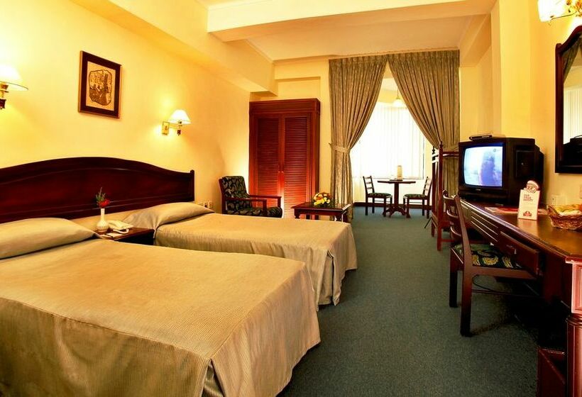 هتل The International