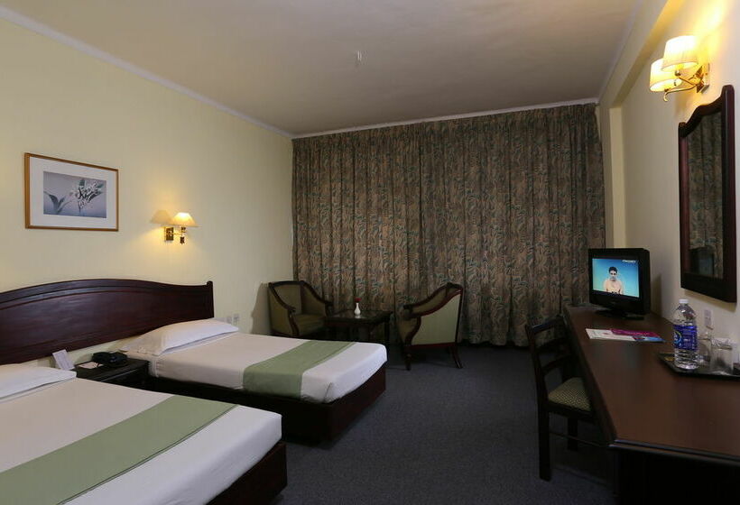 هتل The International