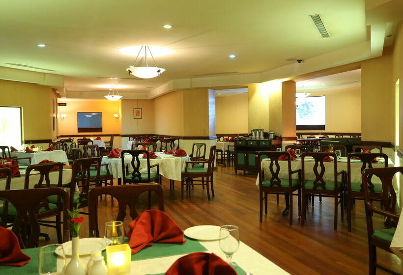 هتل The International