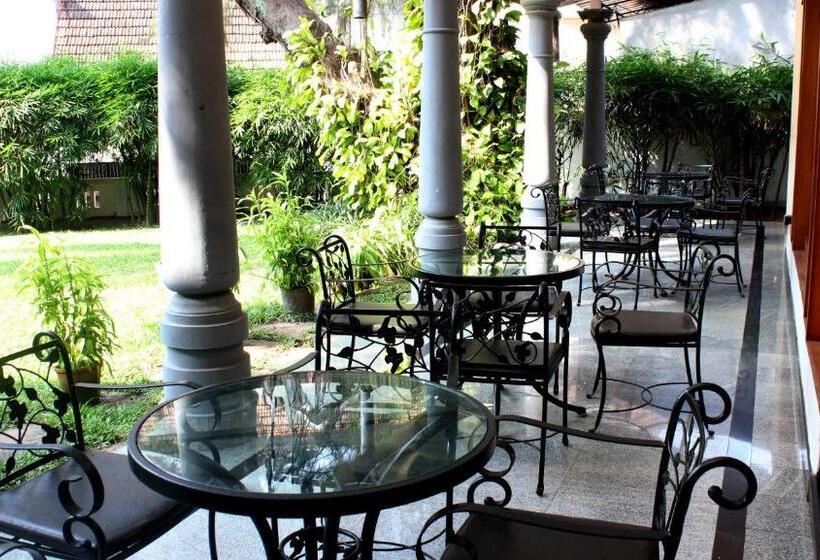 The Mascot Hotel A Heritage Living Experience