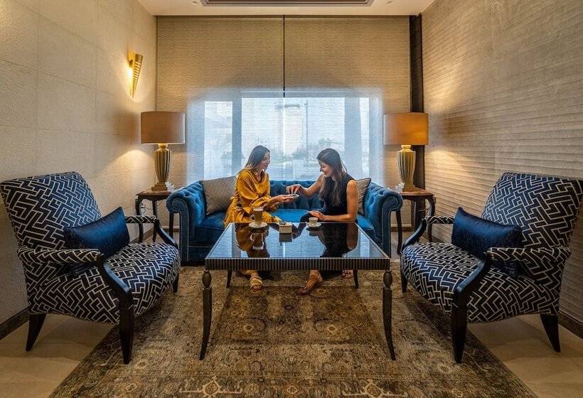 هتل Ambassador, A Boutique