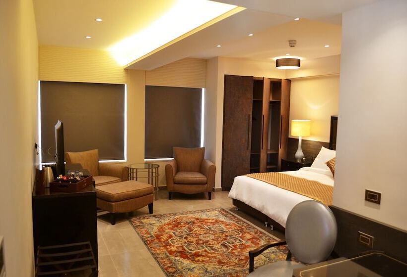 هتل Ambassador, A Boutique