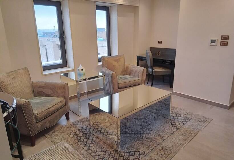 هتل Ambassador, A Boutique