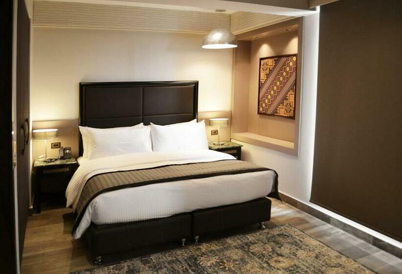 هتل Ambassador, A Boutique