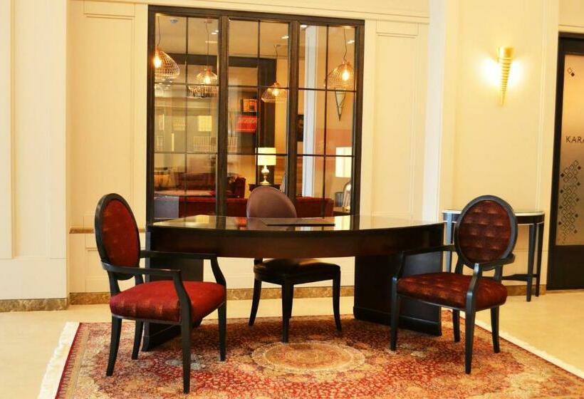 هتل Ambassador, A Boutique