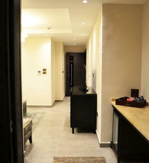 هتل Ambassador, A Boutique