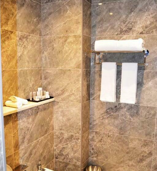 هتل Ambassador, A Boutique