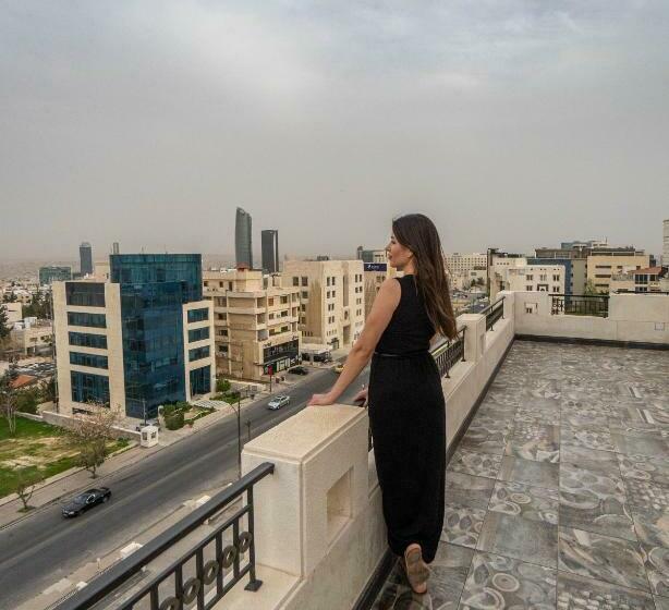 هتل Ambassador, A Boutique