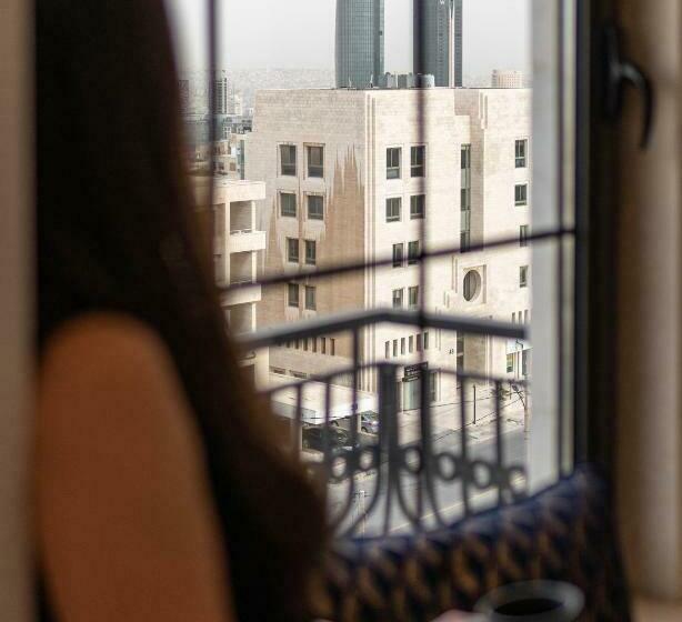 هتل Ambassador, A Boutique