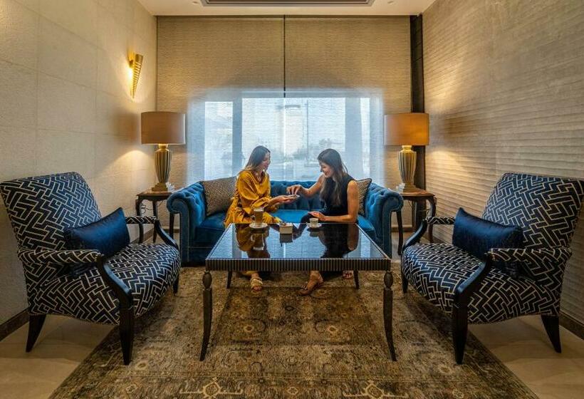 هتل Ambassador, A Boutique