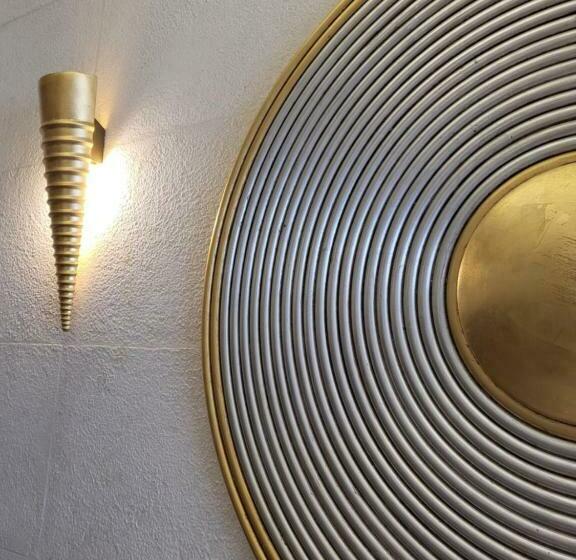 هتل Ambassador, A Boutique