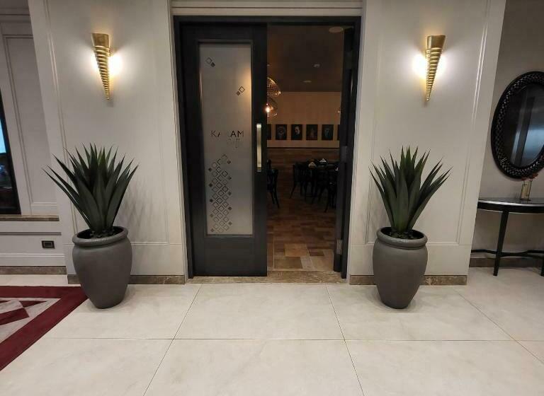 هتل Ambassador, A Boutique