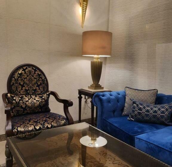 هتل Ambassador, A Boutique