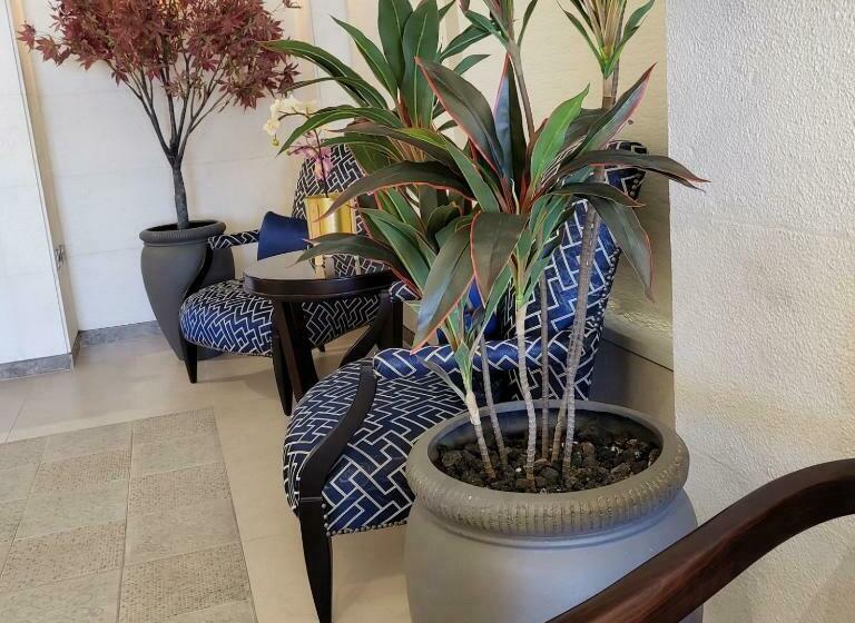 هتل Ambassador, A Boutique