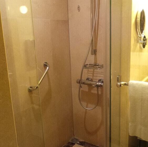 هتل Amman Airport