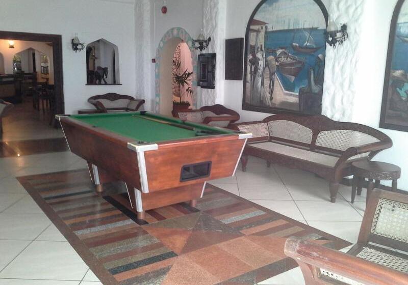 בית מלון כפרי Bamburi Beach