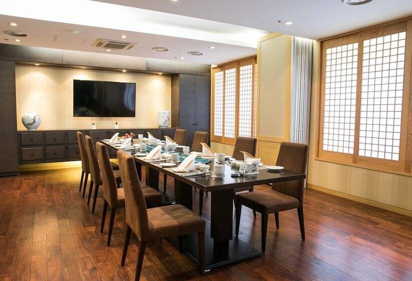 Commodore Hotel Busan