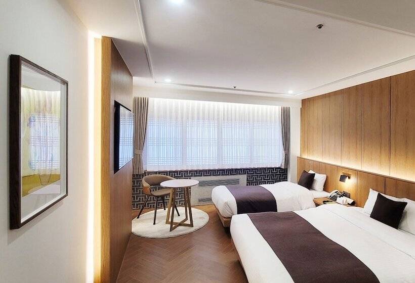 Commodore Hotel Busan