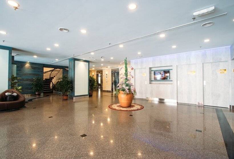 בית מלון כפרי Continental